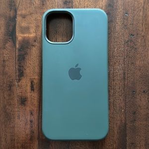Apple iPhone 12 Mini Silicone Case with MagSafe - Cypress Green